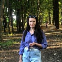 Impara Russo con il professore Vitaliya Dovzhanska.