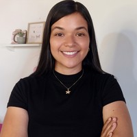 Sol Cabrera öğretmen ile İspanyolca öğren.