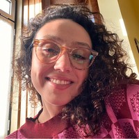 تعلم البرتغالية مع المعلم Lêda Carrán.