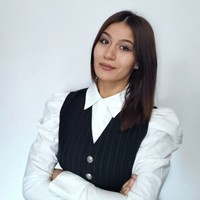 Silva Bashllari insegnante di Albanese