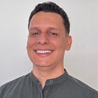 西班牙語 教師 Sergio Gaviria