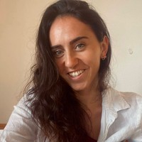 Ucz się niemiecki z nauczycielem Julia Neubauer.