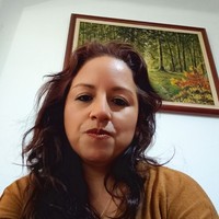 스페인어 강사 Karina Santivañez