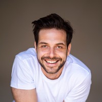 Learn Tiếng Đức with the teacher Niko Stefan.