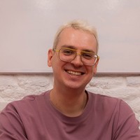 英語 講師 Mikhail Tolubaev