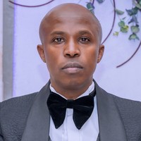 تعلم الكينيارواندية مع المعلم Herman Nzamurambaho.