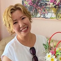 Apprends le Kirghize avec le professeur Zuzu Kachieva.