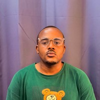 Learn French with the teacher Dylan Ovono.