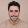 Apprends le Portugais avec le professeur Olavo.