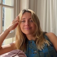 講師 Anouk Vlietman と一緒に オランダ語 を学びましょう。