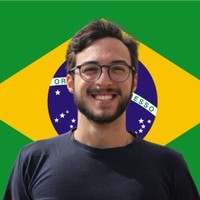 Yan, profesor/a de Portugués