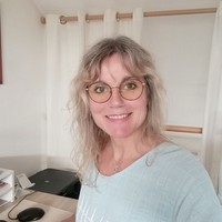 Francês professor 🇨🇵 Myriam 🌎