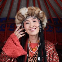 معلّم التركية Akmaral Şeyşenbekova