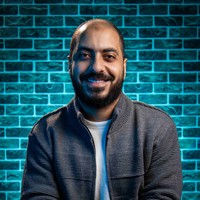 Árabe professor Amr Osama