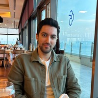 トルコ語 講師 Ömer Çağrı Uğurlu