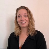 講師 Marloes Huijsen と一緒に オランダ語 を学びましょう。