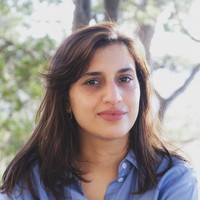 Französischlehrkraft Maya