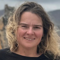 Learn French with the teacher Pauline Rebourg.