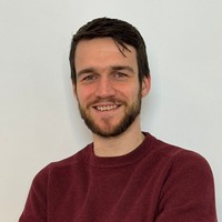講師 Aron と一緒に オランダ語 を学びましょう。