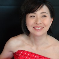Learn Japans with the teacher Miyako.