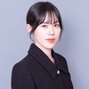 Coreano professor Dajung Kim